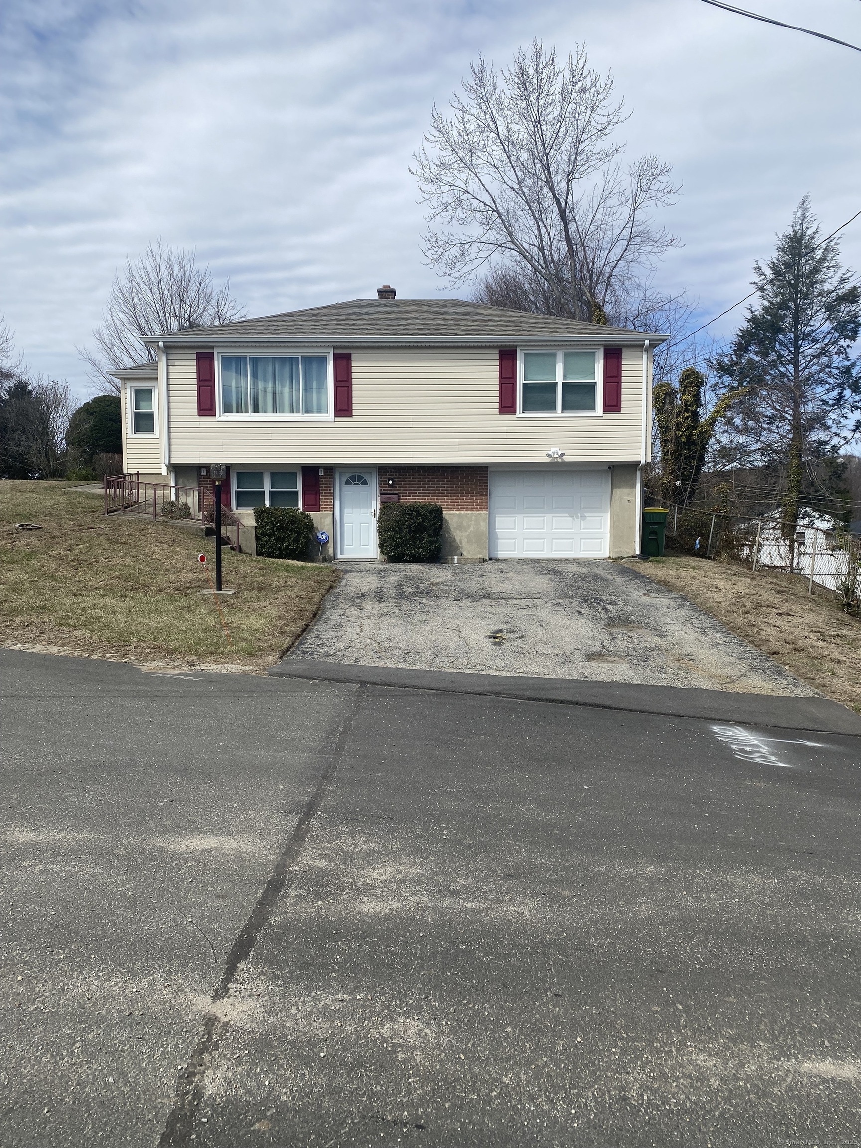 20 Nina Court Waterbury CT 06704