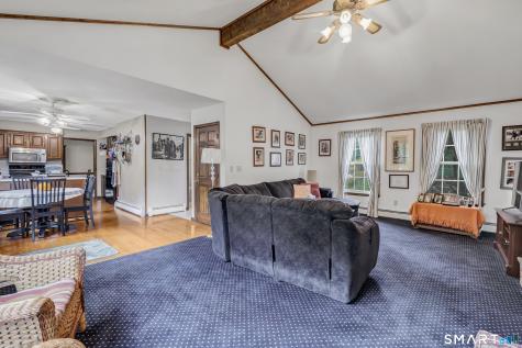 11 Redwood Circle Shelton CT 06484