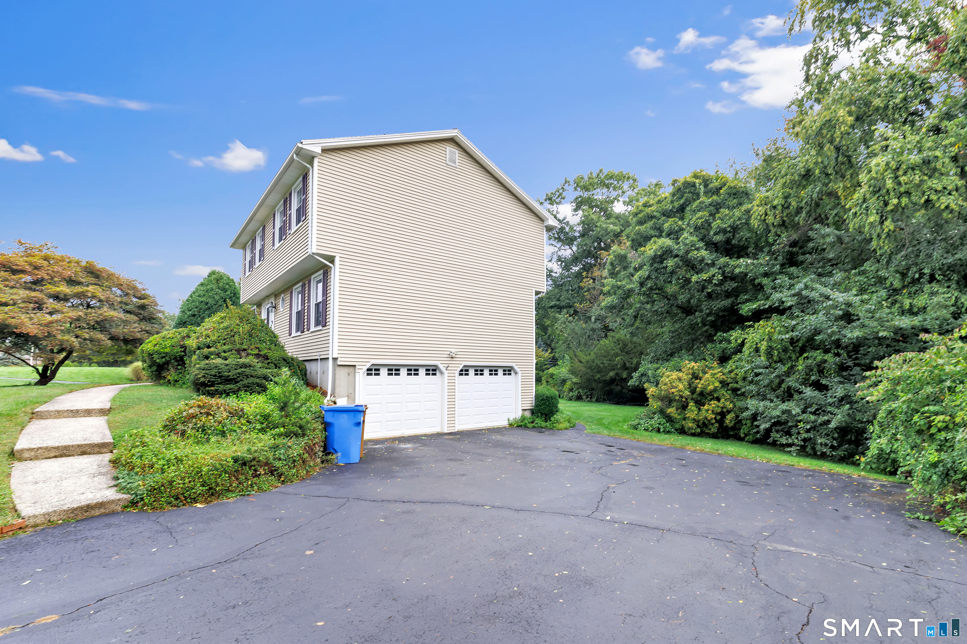 11 Redwood Circle Shelton CT 06484