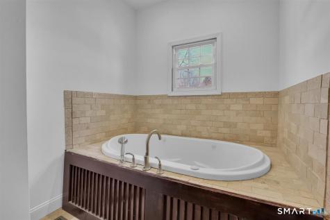 57 Vineyard Road North Haven CT 06473