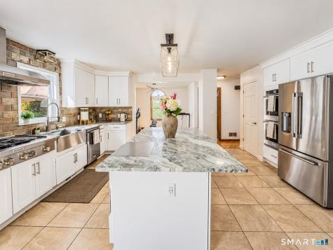 39 Regency Hill Waterbury CT 06708