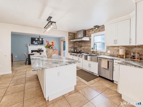 39 Regency Hill Waterbury CT 06708