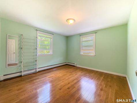 82 Sande Avenue Waterbury CT 06710