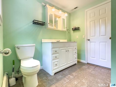 82 Sande Avenue Waterbury CT 06710