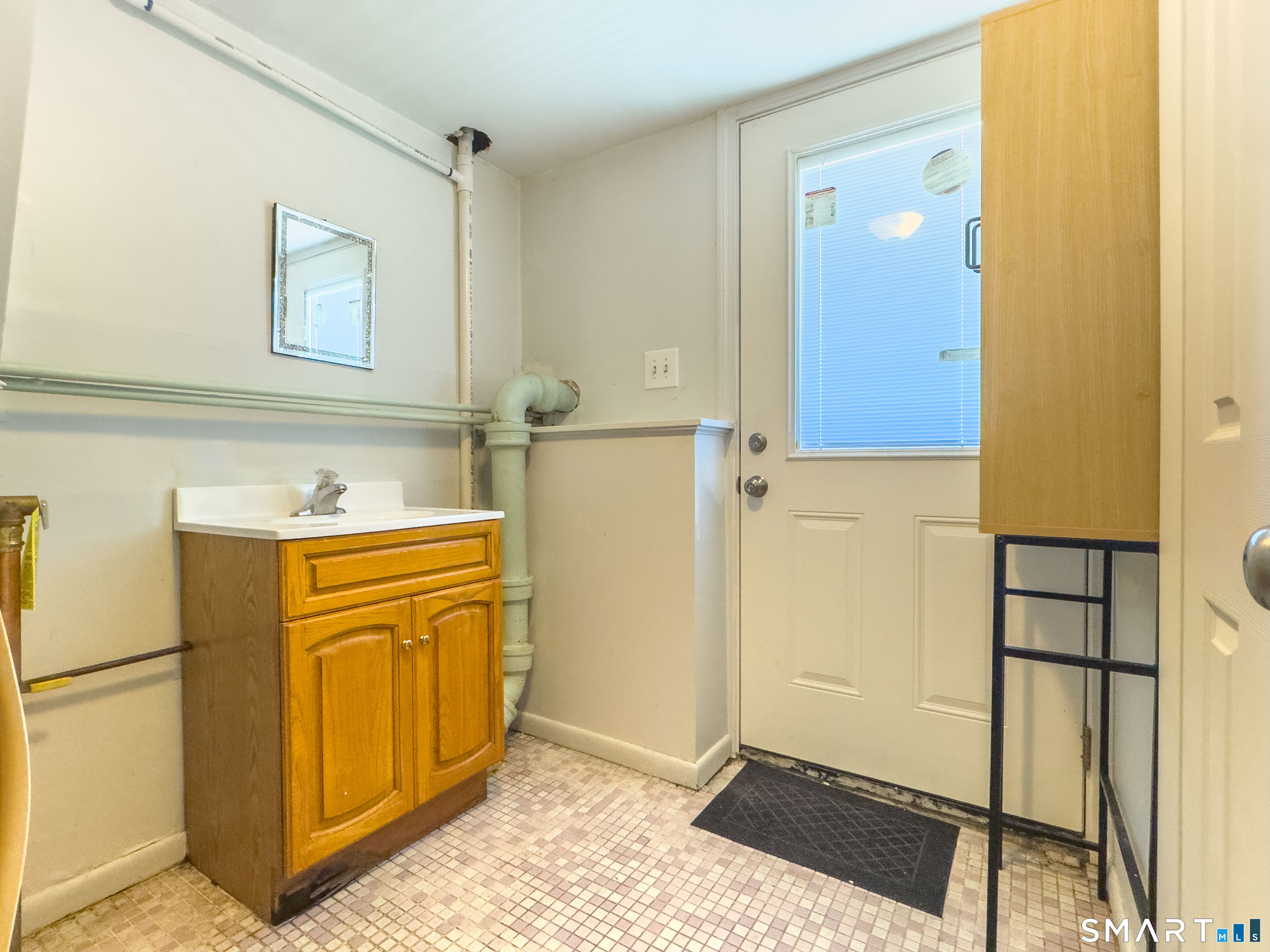 82 Sande Avenue Waterbury CT 06710