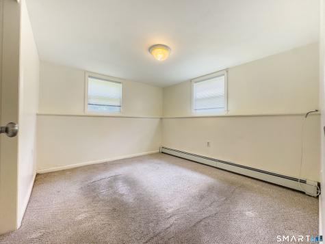 82 Sande Avenue Waterbury CT 06710