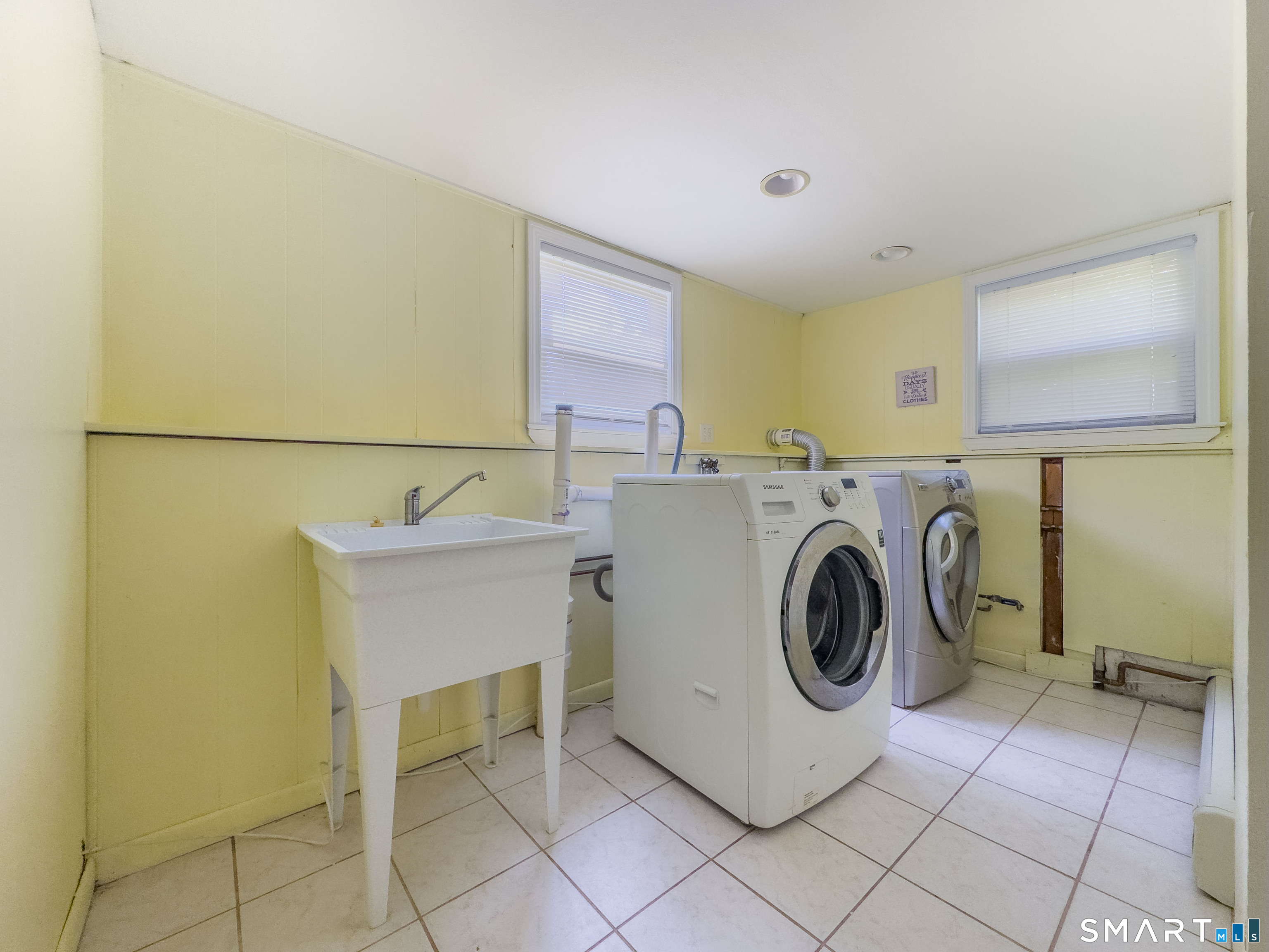 82 Sande Avenue Waterbury CT 06710