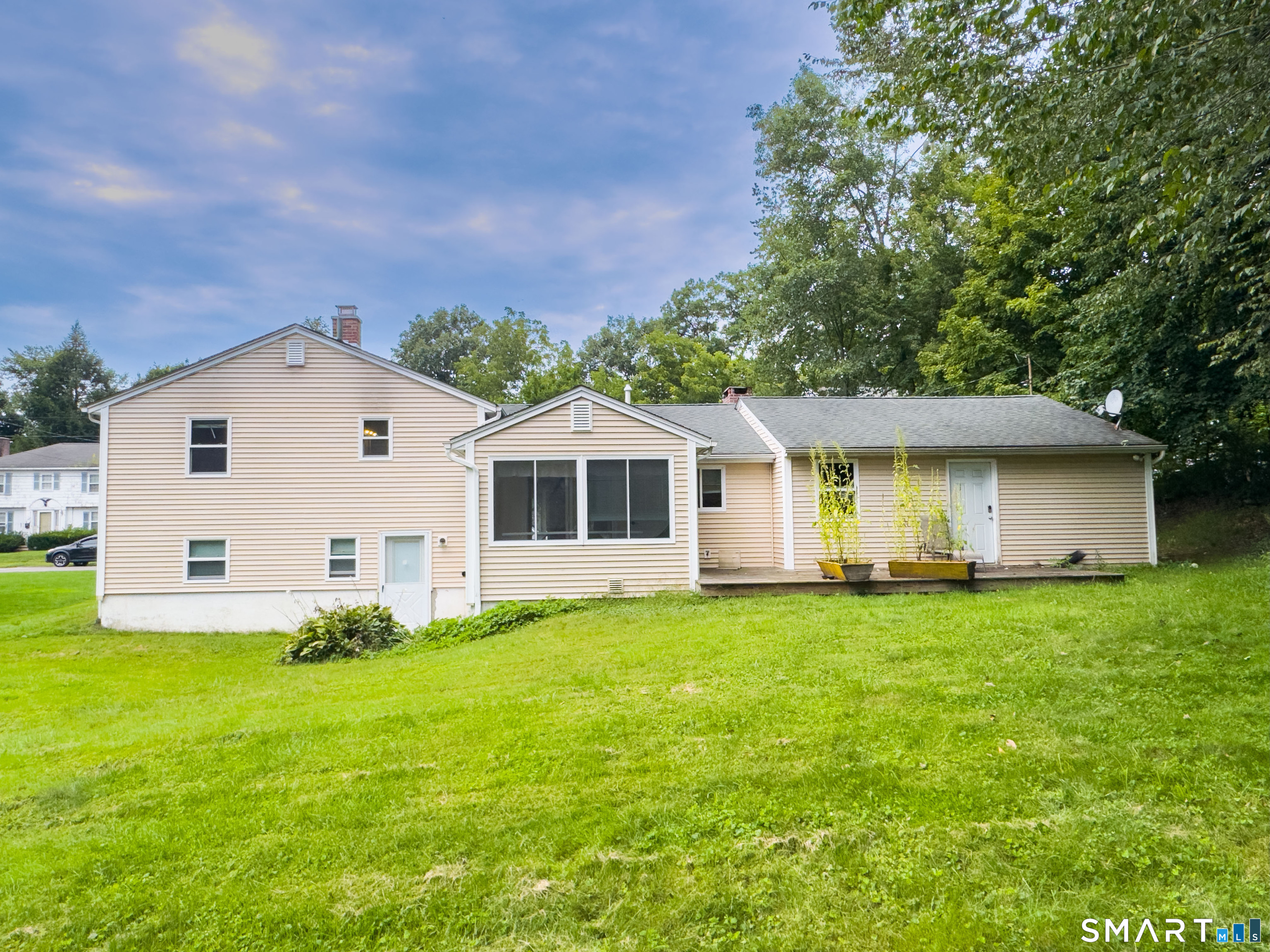 82 Sande Avenue Waterbury CT 06710