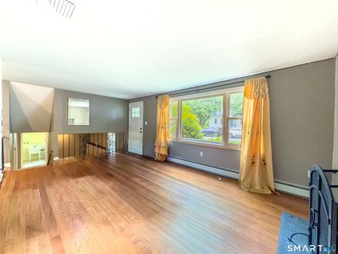 82 Sande Avenue Waterbury CT 06710