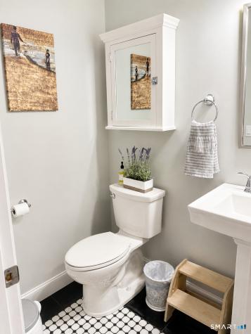 42 Ridgewood Terrace North Haven CT 06473