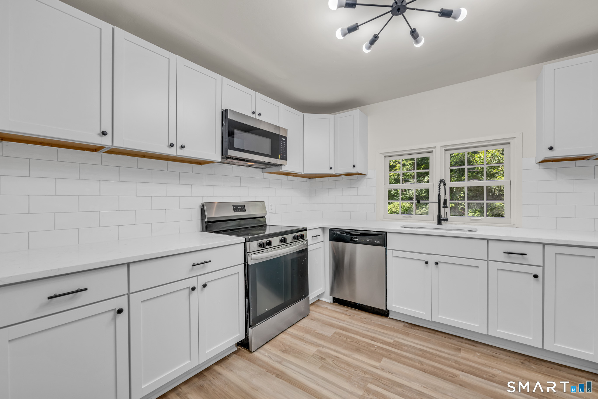 49 Old Middle Road Brookfield CT 06804