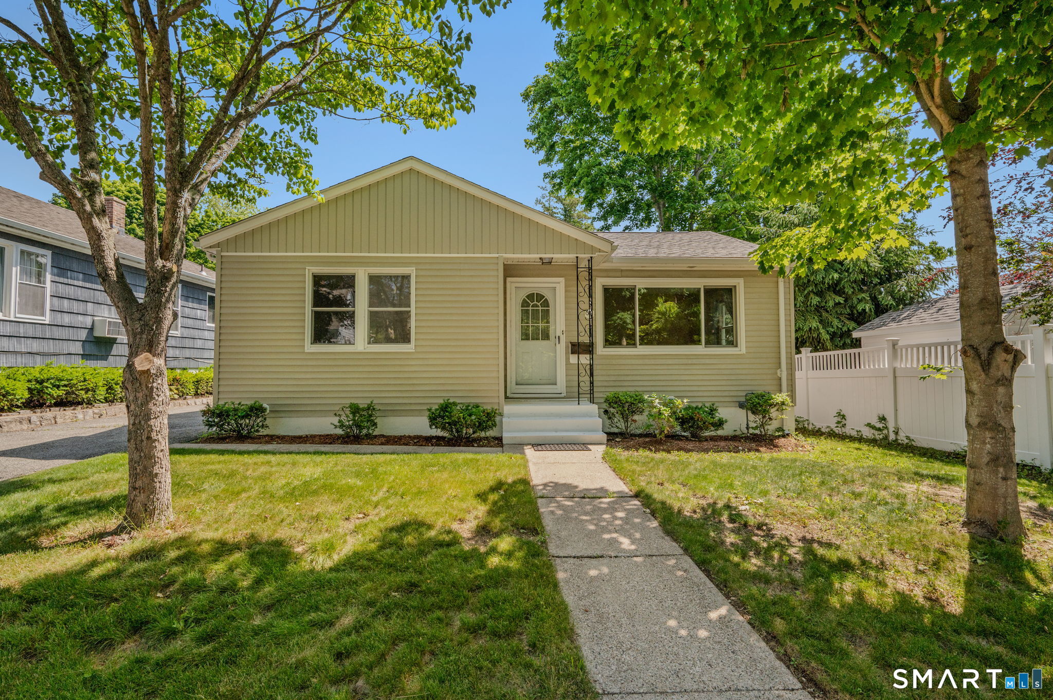 62 Lester Street New London CT 06320