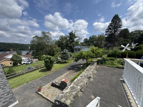 11 Knollcrest Road New Fairfield CT 06812