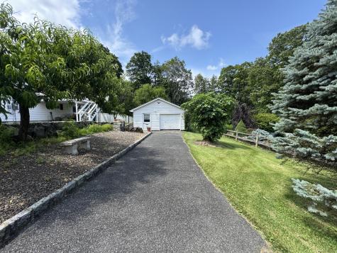 11 Knollcrest Road New Fairfield CT 06812