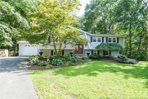 49 Stonehenge Place Watertown CT 06795