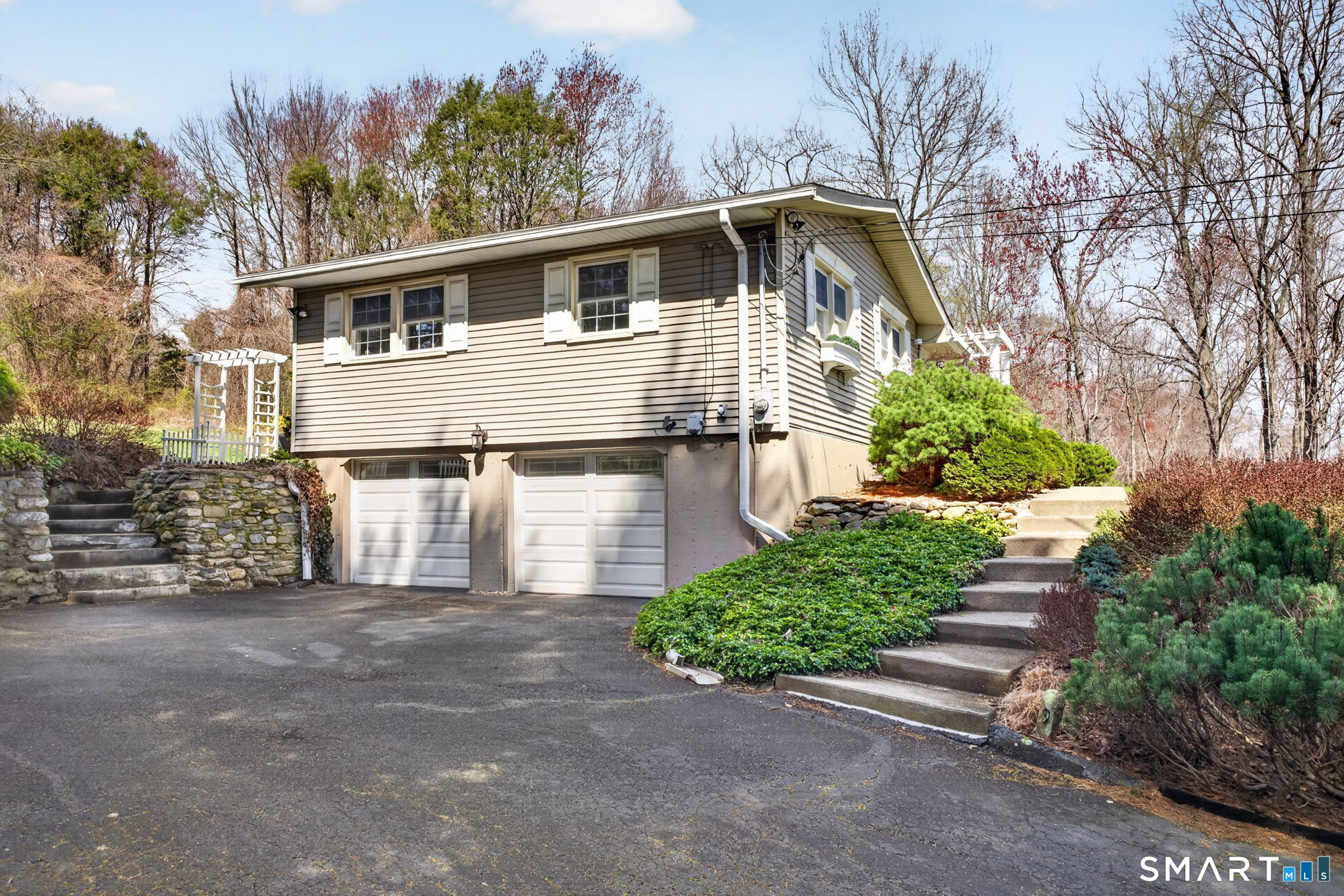 9 Round Hill Drive Monroe CT 06468