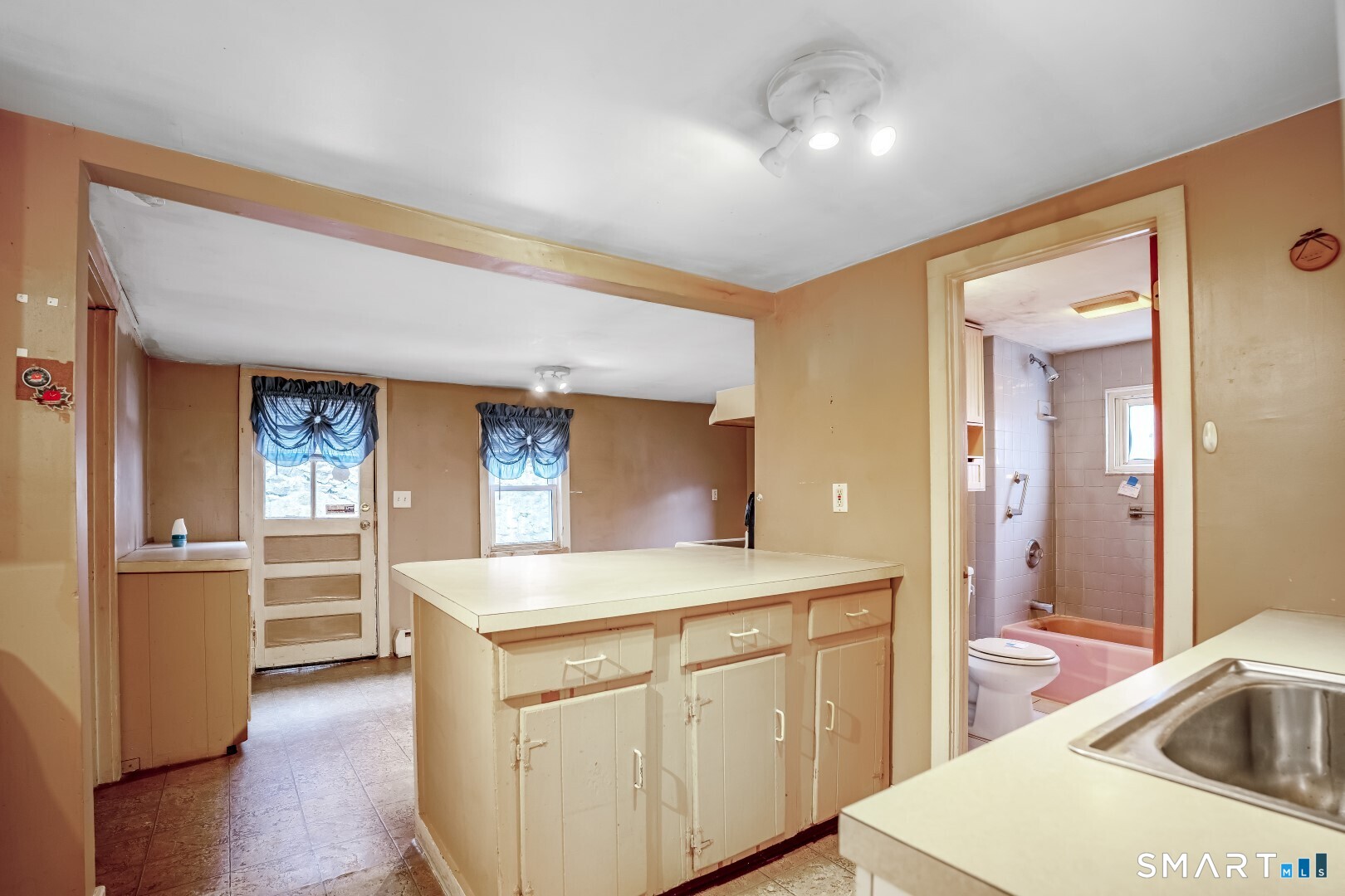 152 Glenwood Avenue Middlebury CT 06762