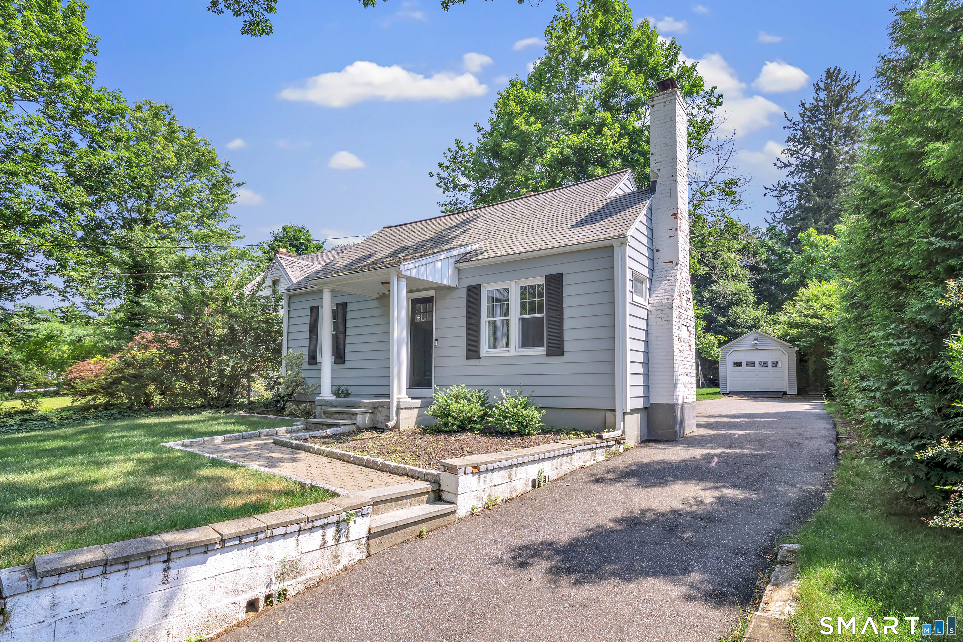2082 Stratfield Road Fairfield CT 06825