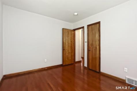 53 Raycroft Street Milford CT 06461