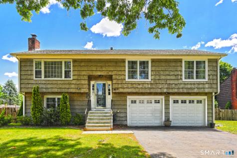 30 Squire Court Milford CT 06460