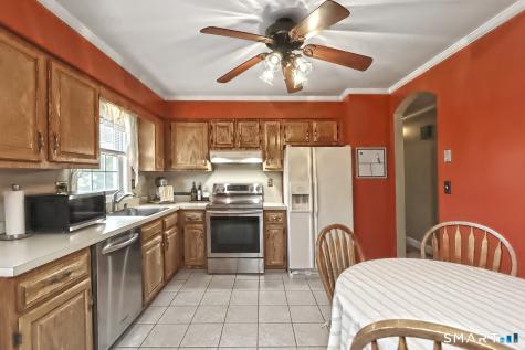 30 Squire Court Milford CT 06460