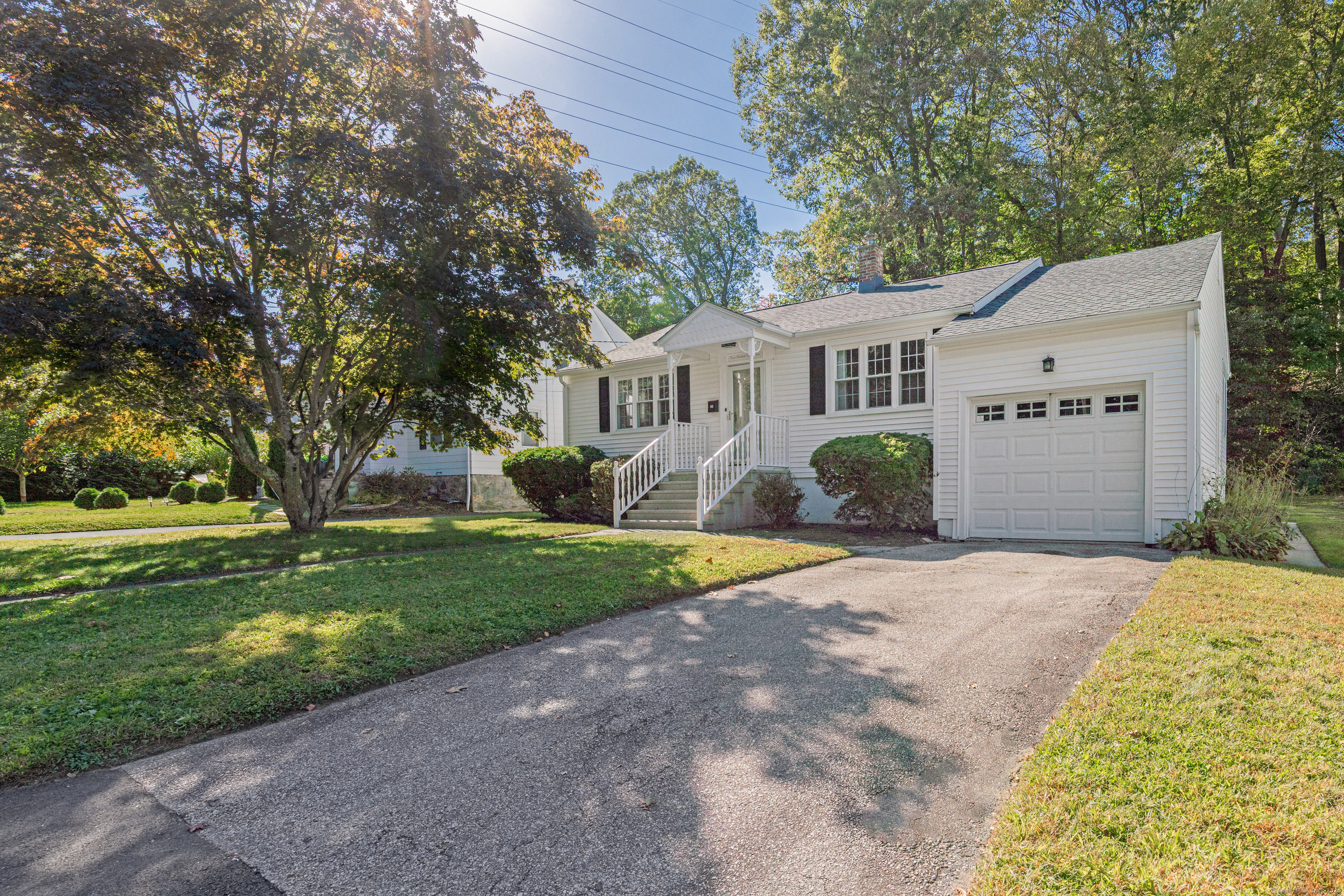 284 Robbins Street Waterbury CT 06708