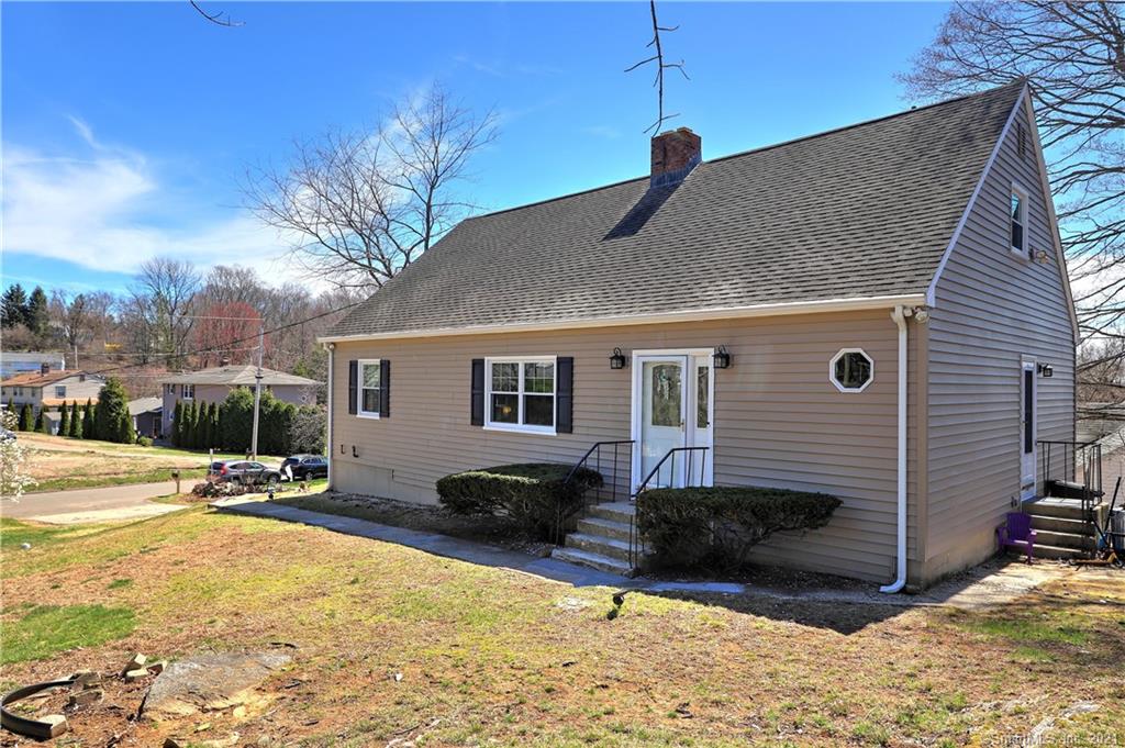112 High Street Derby CT 06418