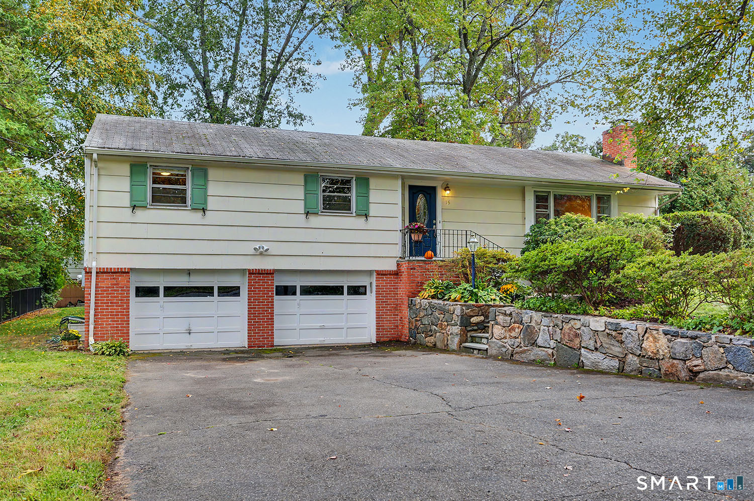 15 Greenleigh Road Fairfield CT 06825