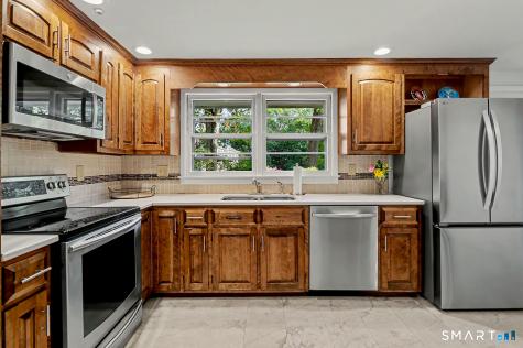 15 Greenleigh Road Fairfield CT 06825