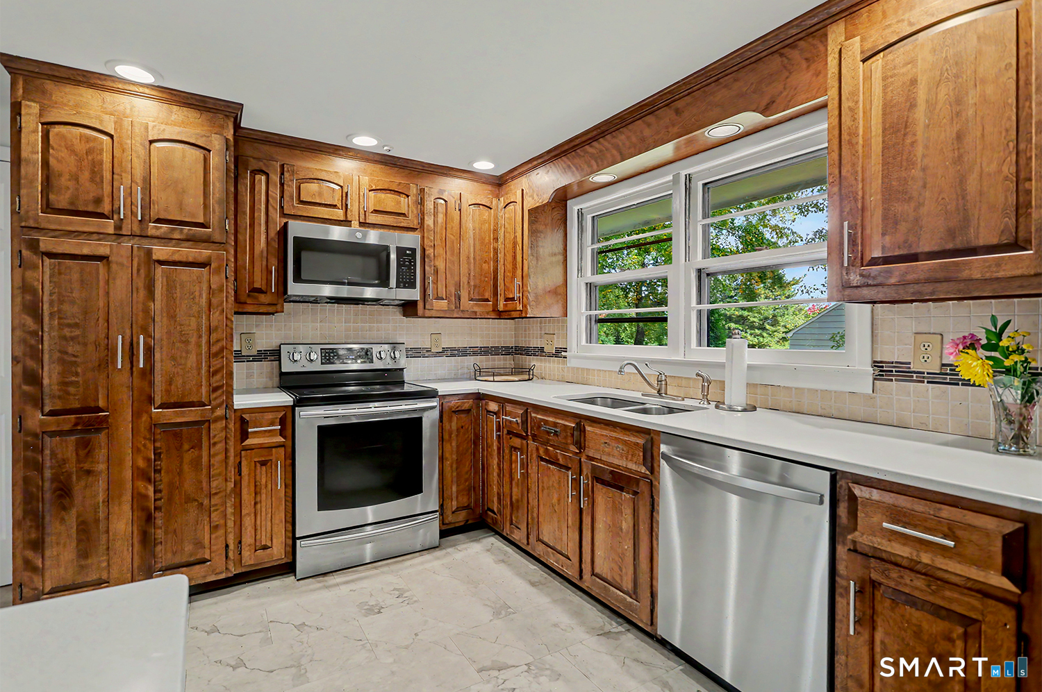 15 Greenleigh Road Fairfield CT 06825