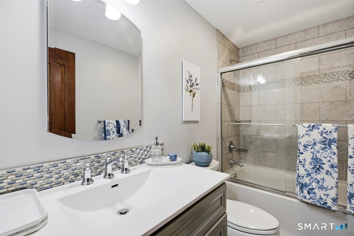 6 Cherrywood Drive Ellington CT 06029