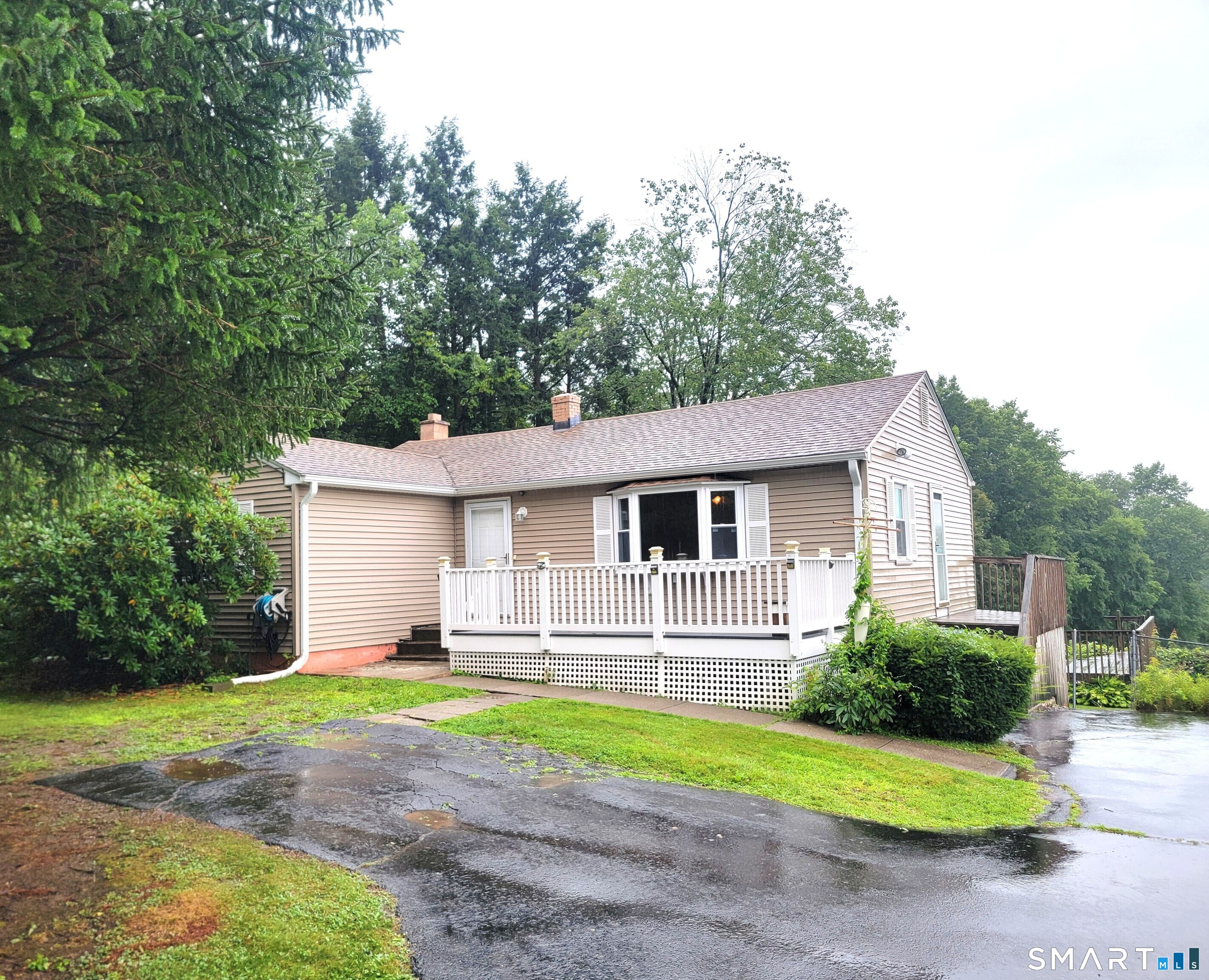 527 East North Street Suffield CT 06078