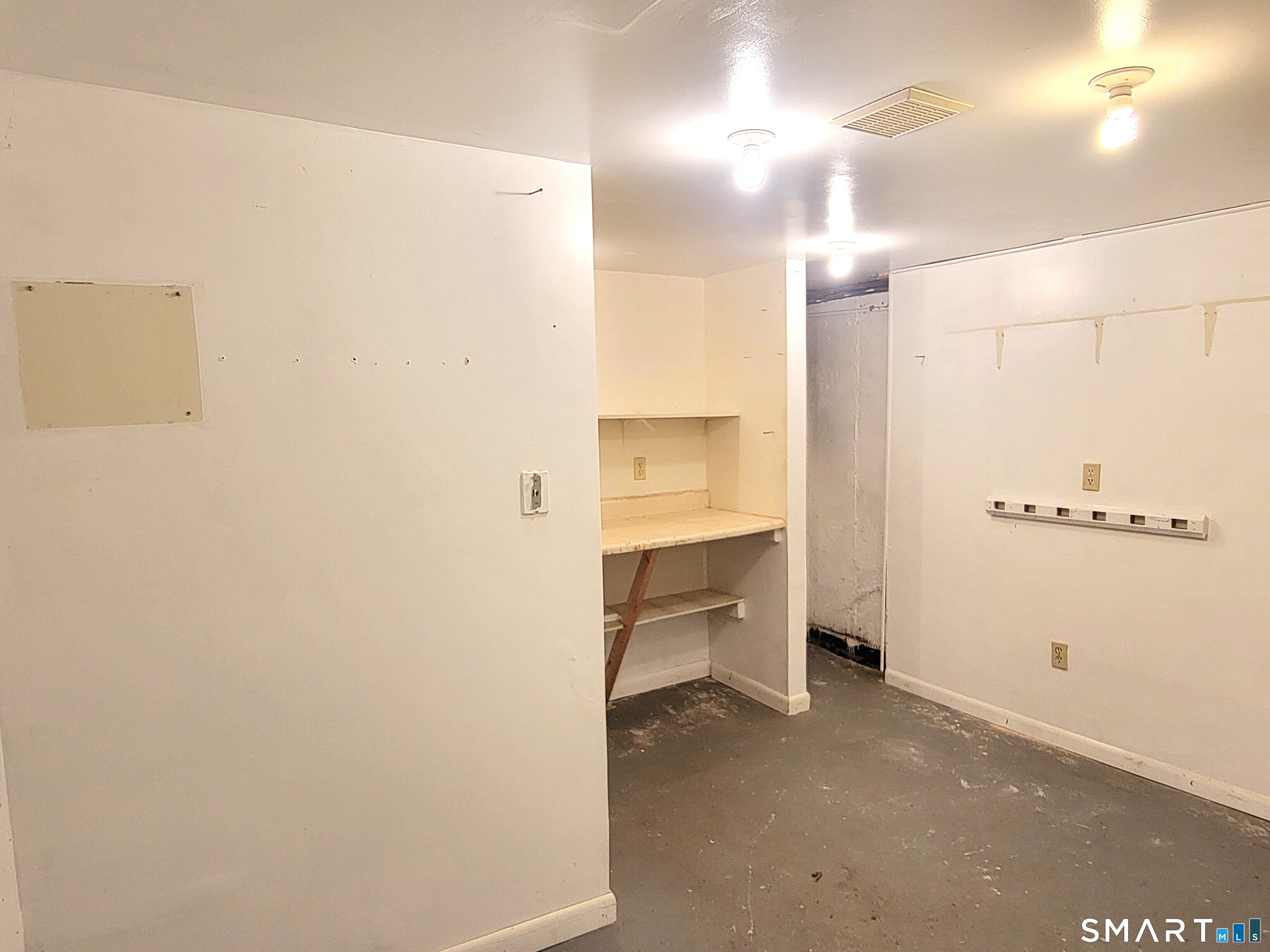 527 East North Street Suffield CT 06078