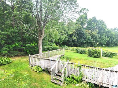 527 East North Street Suffield CT 06078