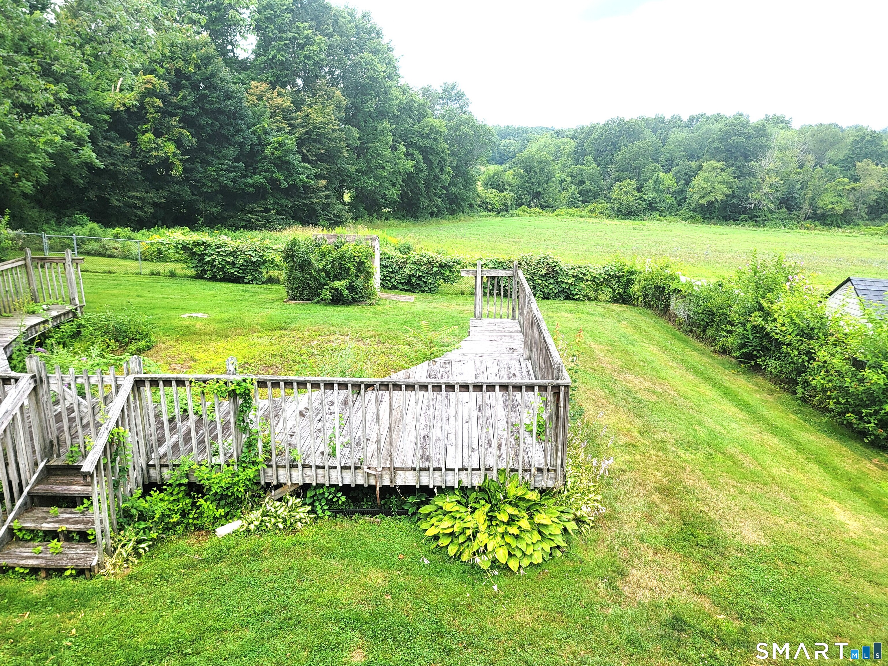 527 East North Street Suffield CT 06078