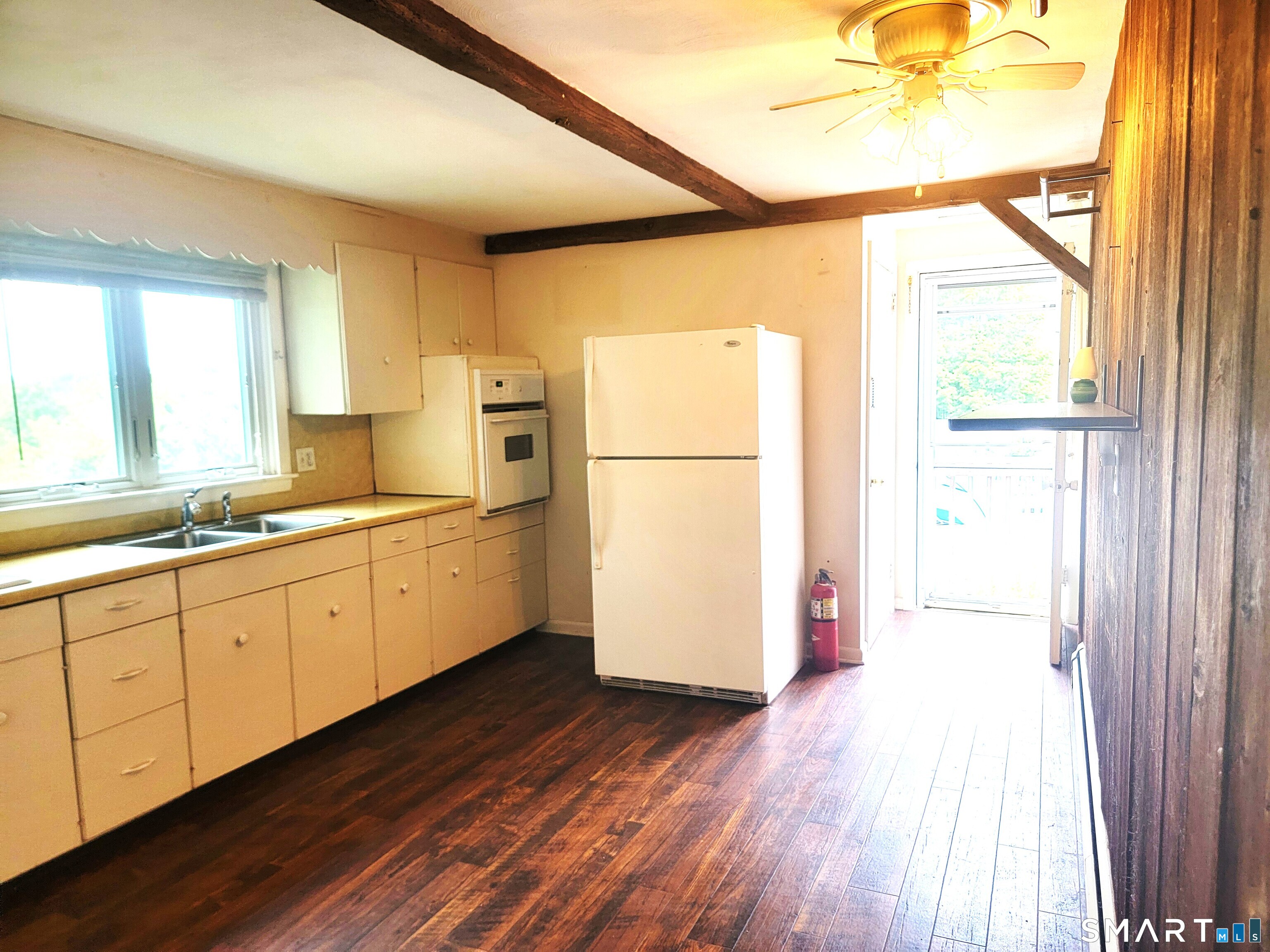 527 East North Street Suffield CT 06078