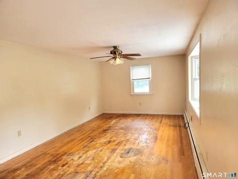 527 East North Street Suffield CT 06078