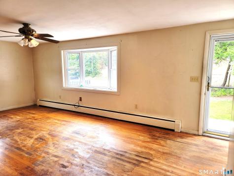 527 East North Street Suffield CT 06078