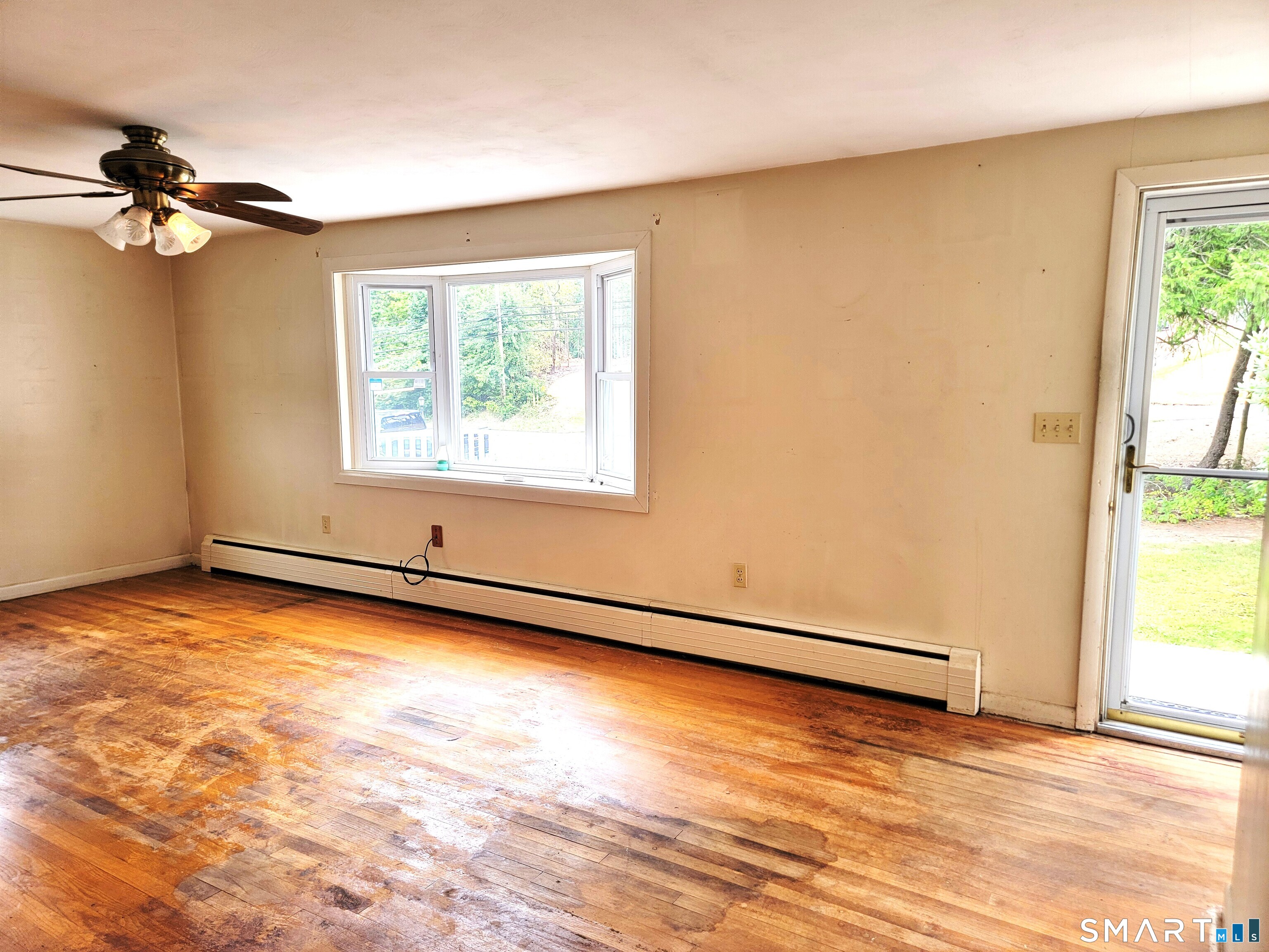 527 East North Street Suffield CT 06078