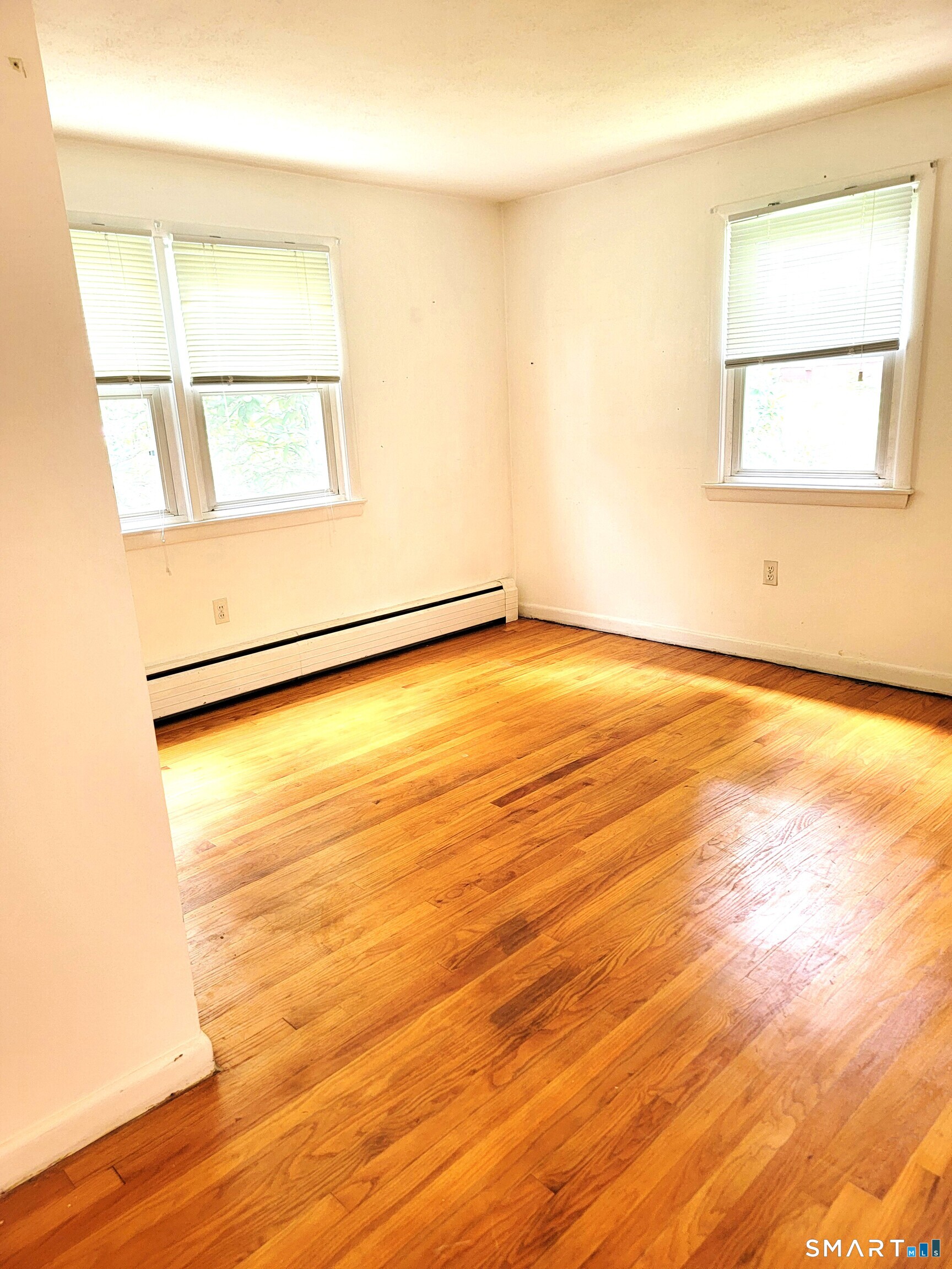 527 East North Street Suffield CT 06078
