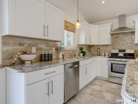 11 Avondale Lane Middletown CT 06457
