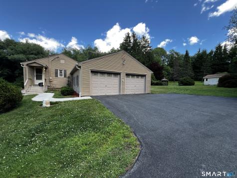 73 Shelton Road Oxford CT 06478