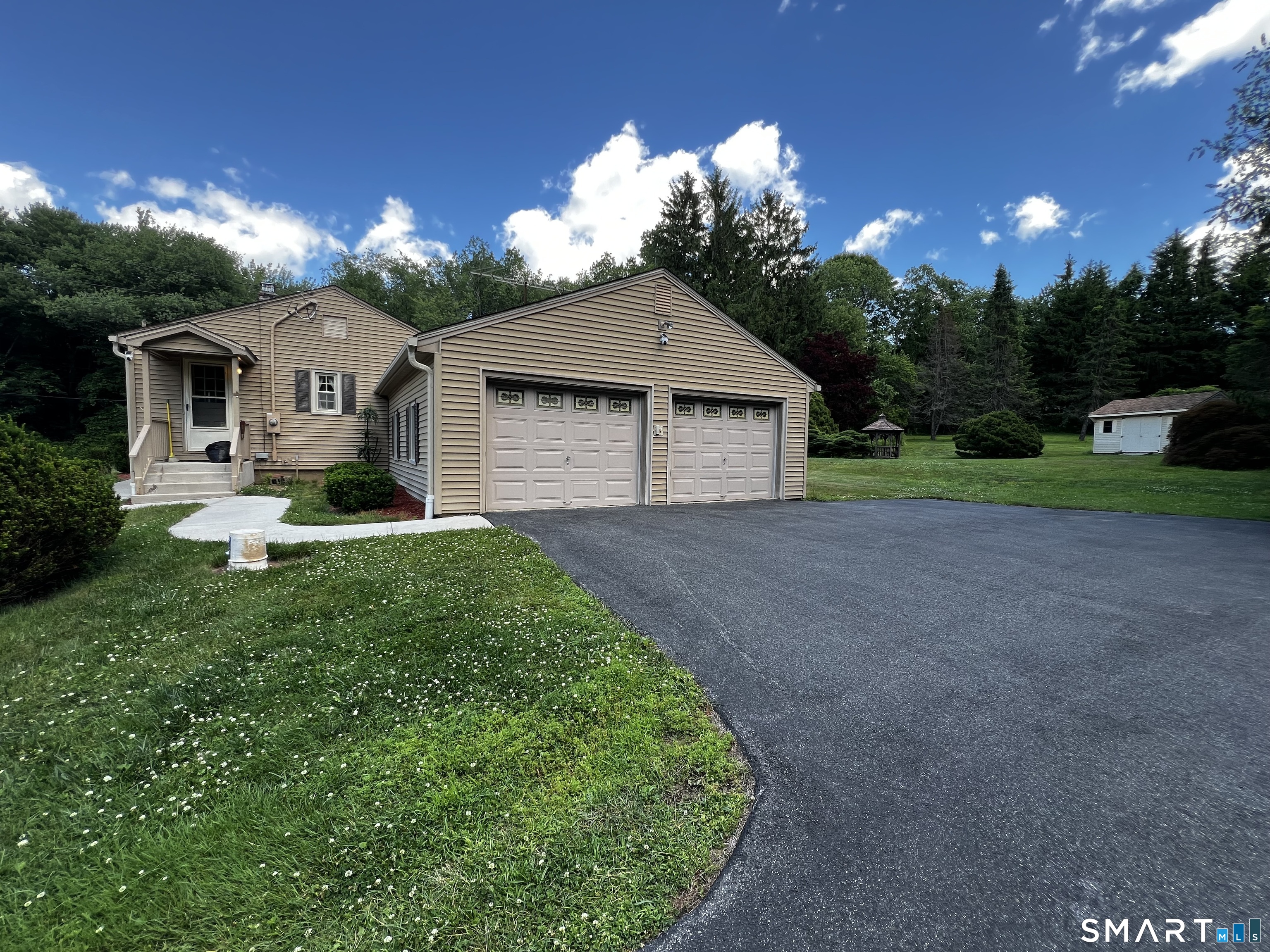 73 Shelton Road Oxford CT 06478