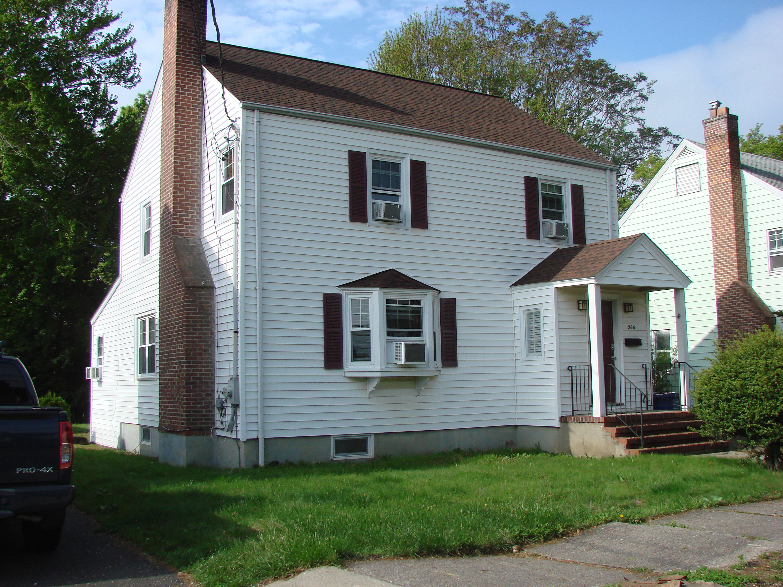 566 Savoy Street Bridgeport CT 06606