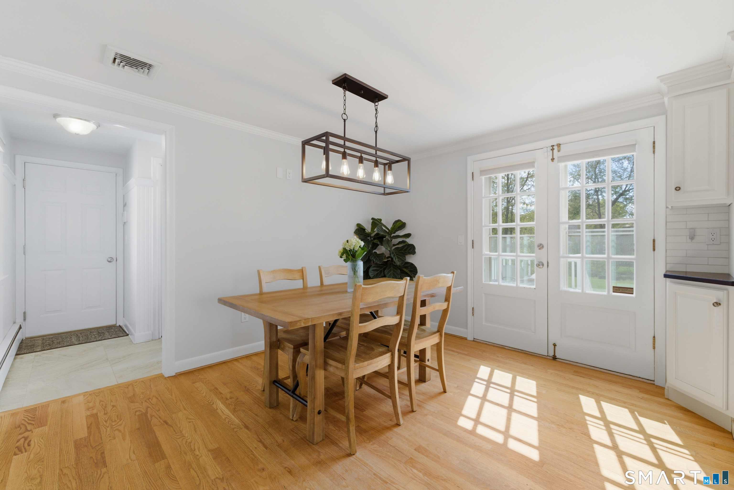 15 Edmund Place West Hartford CT 06119