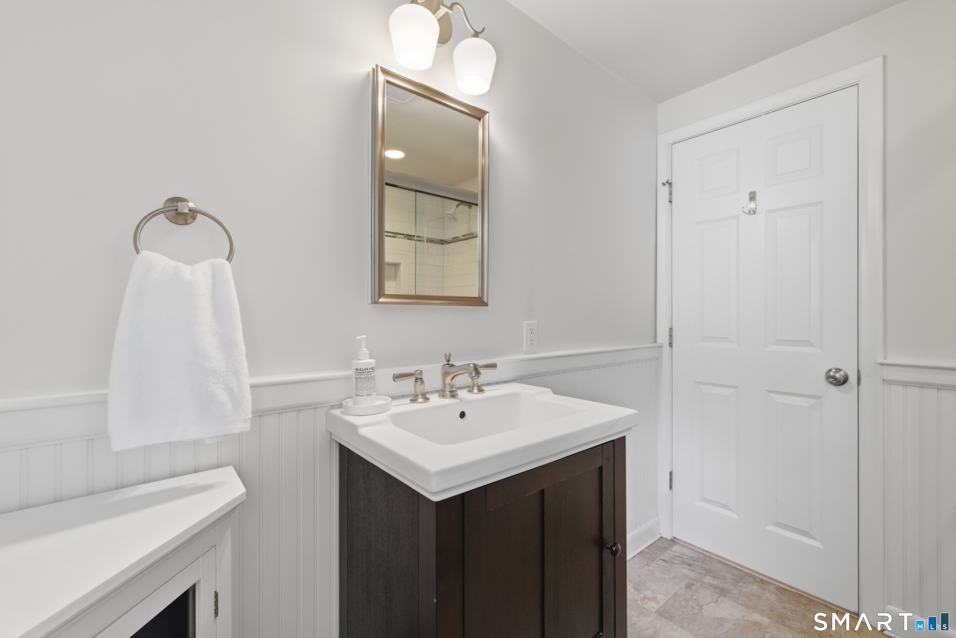 15 Edmund Place West Hartford CT 06119