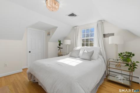 15 Edmund Place West Hartford CT 06119