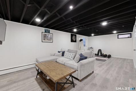 15 Edmund Place West Hartford CT 06119
