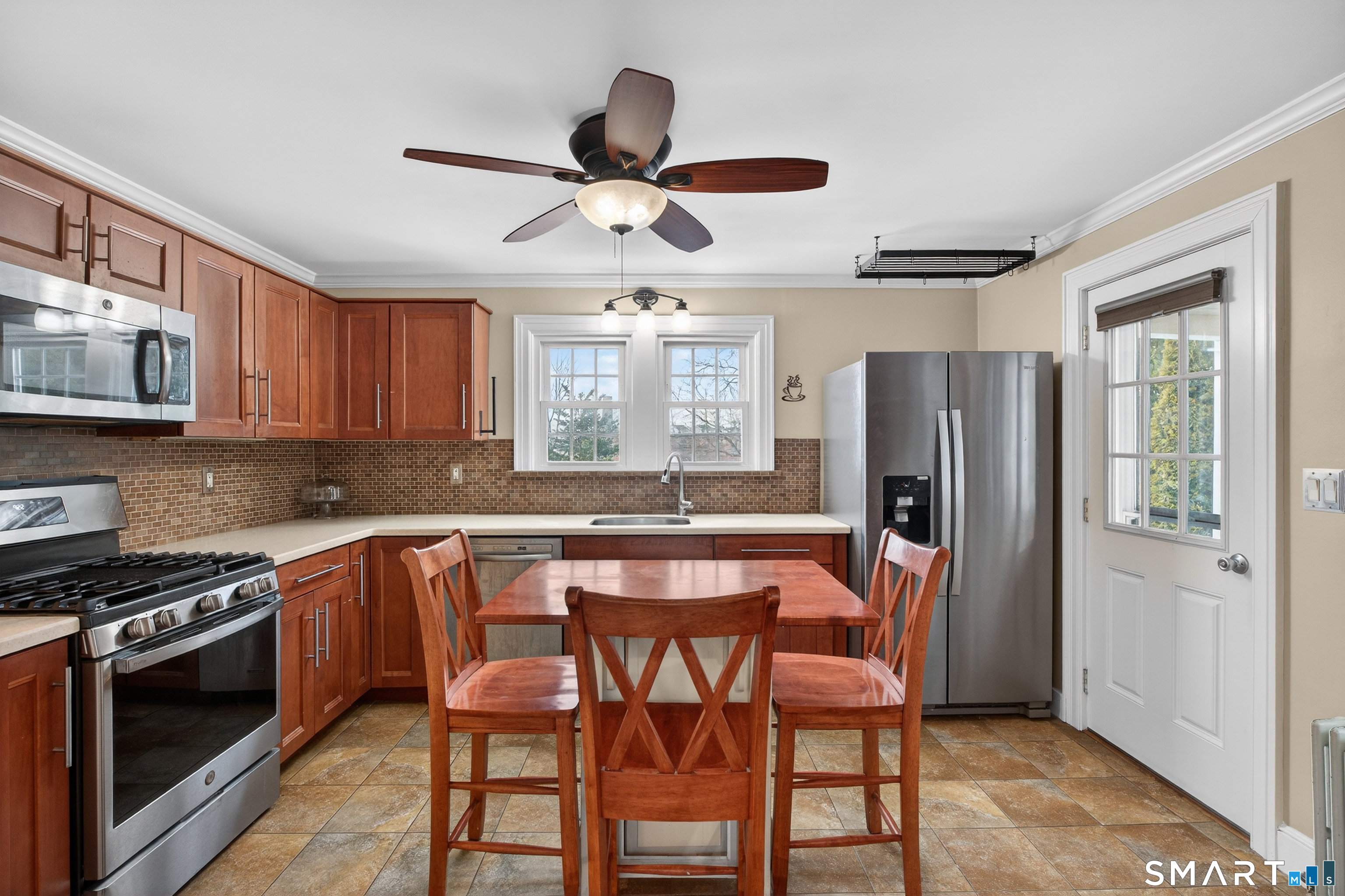 10 Hammer Place Branford CT 06405