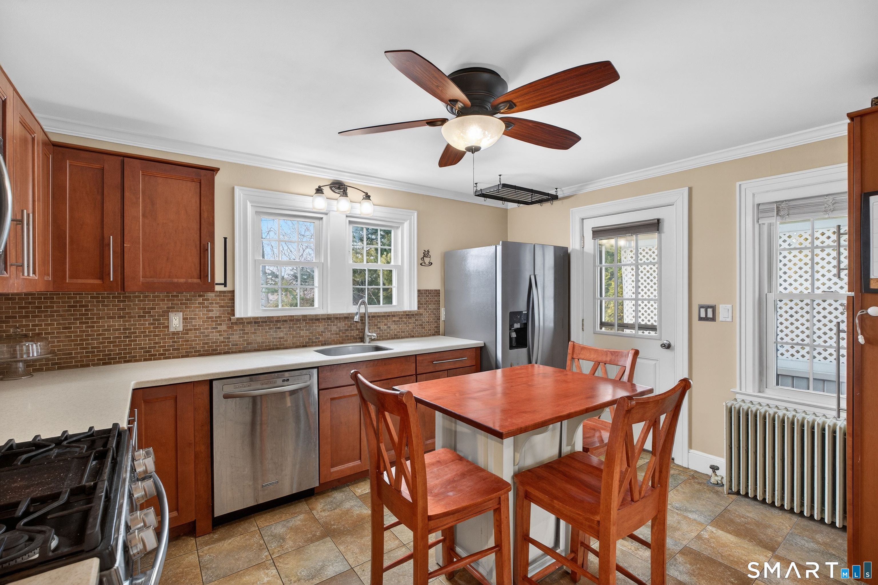 10 Hammer Place Branford CT 06405